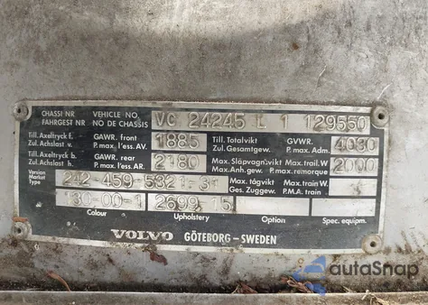 1978 Volvo 242 из США, поврежденный, VIN VC24245L1129550